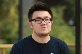 宋丹丹儿子声援河南，儿媳素颜出镜颜值不输婆婆，被赞是大家闺秀图片