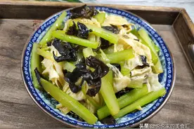 春季减脂，就该用芹菜和它一起炒，脆嫩爽口，营养好吃不长肉图片