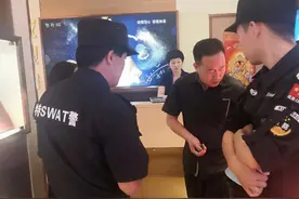 封丘县警方打击犯罪势如破竹 服务群众频受称赞图片