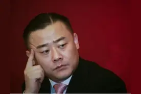 54岁的周立波，走到今天该怪谁呢？他经历了什么图片