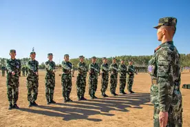 排面标齐！这就是咱当兵的人图片