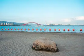 原来宁波也有沙滩，全长1.88公里的沙滩公园，海岸风光十分美丽图片
