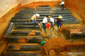 江西靖安发现神秘墓葬，清理出土47具木棺，竟有22具少女遗骸图片