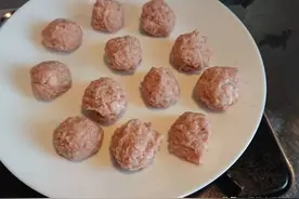 手打鸡肉丸图片