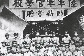 黄埔军校：47年黄埔师生战场对阵，陈毅率华野打败多名国军将领图片
