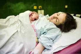 “孕丑”也会挑人！怀孕后颜值下降的孕妈，是有共同点的图片