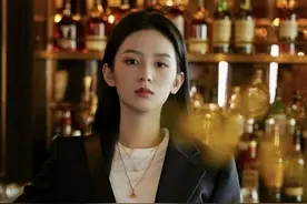 披肩长发最养眼，美得干脆自然图片