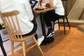 非法“送养”暗黑链条：一个孩子几万至十数万不等图片