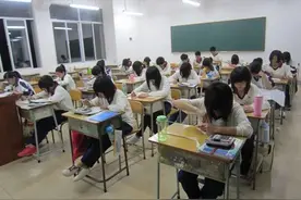 初中开设晚自习，对于家长和孩子来讲，好处绝对不是一星半点图片