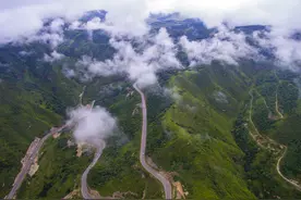 在张家口与保定交界的太行之巅 遇见小天山图片