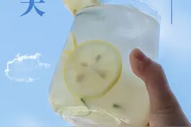 如果柠檬汁可降尿酸治痛风，里面什么成分起作用？博士深度解读图片