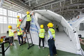 “猎鹰”移动方舱实验室在厦投用，10万人采样结果3小时出炉，最高日检测200万人份图片
