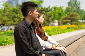 前女友借钱，我给了三万，妻子发觉后要离婚，我做错了什么？图片