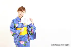 日本女警官对我展开疯狂攻势，送我中国巴西女足门票拉近关系图片