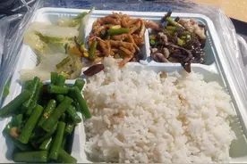 俄罗斯回来的隔离餐，收费30块钱，不贵就是菜太难吃了图片