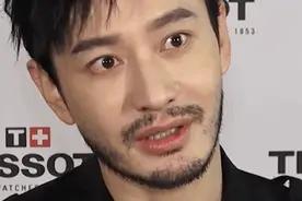 黄晓明是要向布拉德皮特看齐吗 留起络腮胡的他确实越来越国际化图片