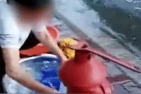 不是吧，连消火栓的水都要薅？图片
