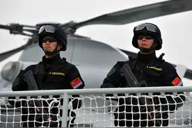 中美航母正面交锋，辽宁号再次穿越宫古海峡，美军自信摆拍被打脸图片