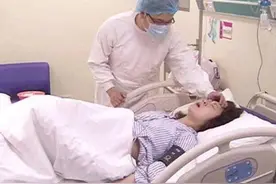 孕妇怀胎9月腹痛离世，婆婆坚持“剖腹取子”，剖开肚医生哭出声图片