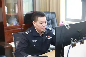 学榜样找差距 | 龙汝坚：选择刑警 无怨无悔图片