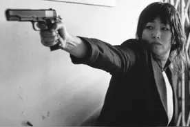巩俐首映躹躬道歉！娄烨新片观众头晕先退场，首日票房不到500万图片