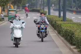 电动车和摩托车，选哪个会更划算？算了这笔账，车主：我想换车了图片