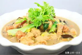 河南特色美食“大烩菜”，地道的农家味，有菜有肉，炖一锅不够吃图片