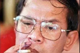 盘点世界各国领导人吸烟时的表情，卡扎菲最做作，洪森最普遍图片