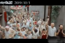 84奥运会中国女排夺冠，郎平痛到晕厥，宋世雄解说时热泪盈眶。图片