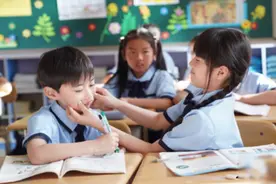 班主任“调座”看似不经意，实则有小心思，很多家长不懂背后原因图片
