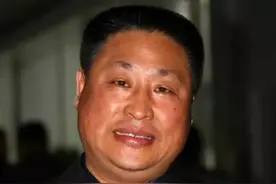 爱徒李正春因病逝世时，赵本山让50多个弟子每人每年出1000救济图片