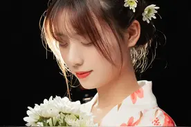 安德烈爱上了天真快乐的娜塔莎，而娜塔莎的心却因阿纳托里转向图片
