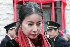 跳水皇后郭晶晶现状，面容发黄尽显憔悴，病情看来要瞒不住了图片