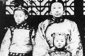 哥哥太穷妹妹太丑，两人一起干脆结婚了，生下一子流传千古图片