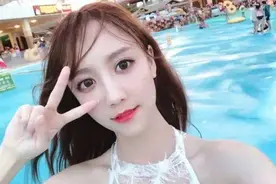 南波儿上大师挑战失败，直播倒立洗头，水友不满意：这是泡头吧图片