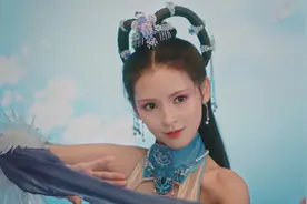 张予曦的美人鱼来了！电影《人鱼缚》搭档朱梓骁，造型美极了图片