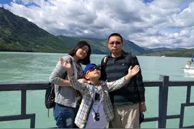 12岁男孩飚英语鼓励正在黄冈抗疫的老爸图片