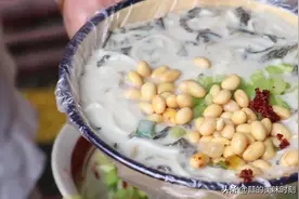 河南大姐40年只卖一道小吃，从3毛一碗涨到5元，出了这别处吃不到图片