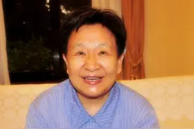 毛泽东之女李讷晚年生活如何？夫妻生活朴素，上医院相携坐公交图片