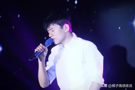张杰入职211当老师，引全网质疑：明星光环好用吗？看他的学历图片