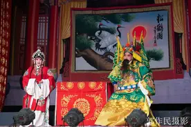 又是一年鱼村会图片