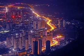 梯田灯光秀、牡丹花海、星空帐篷，兰州这座山有点儿cool图片