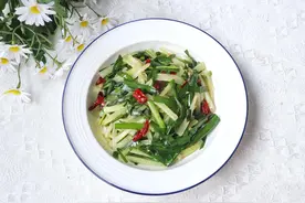 这菜人称胰岛素“激活剂”，清香脆嫩，营养极高，老人小孩要多吃图片