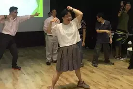 赵雅芝的弱智“女儿”图片