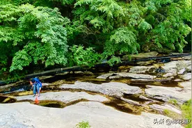 北京郊区范崎路上的一个神仙地方，一路泉水叮咚响，曲径通幽处图片