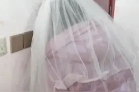 兰州姑娘远嫁洛阳，一个人堵门很凄凉！网友：有种伟大叫远嫁图片