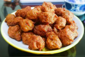 炸肉丸怎么做才外酥里嫩？牢记“2放2不放”，肉丸炸好又酥又香图片