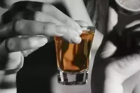 岁月如歌，酒以铭刻图片