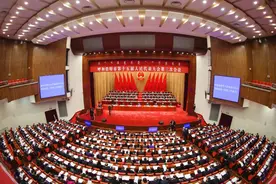 呼和浩特市第十五届人民代表大会第三次会议开幕图片