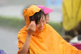 女性长时间泡在暴雨中，污水会灌入阴道吗？怎么清洗？牢记4点图片